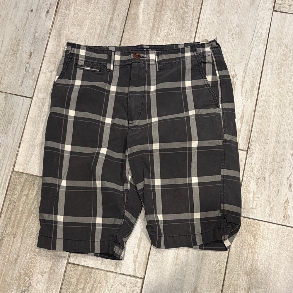 [American Eagle Outfitters] Black/Gray Plaid “Longboard” Shorts - Size 30